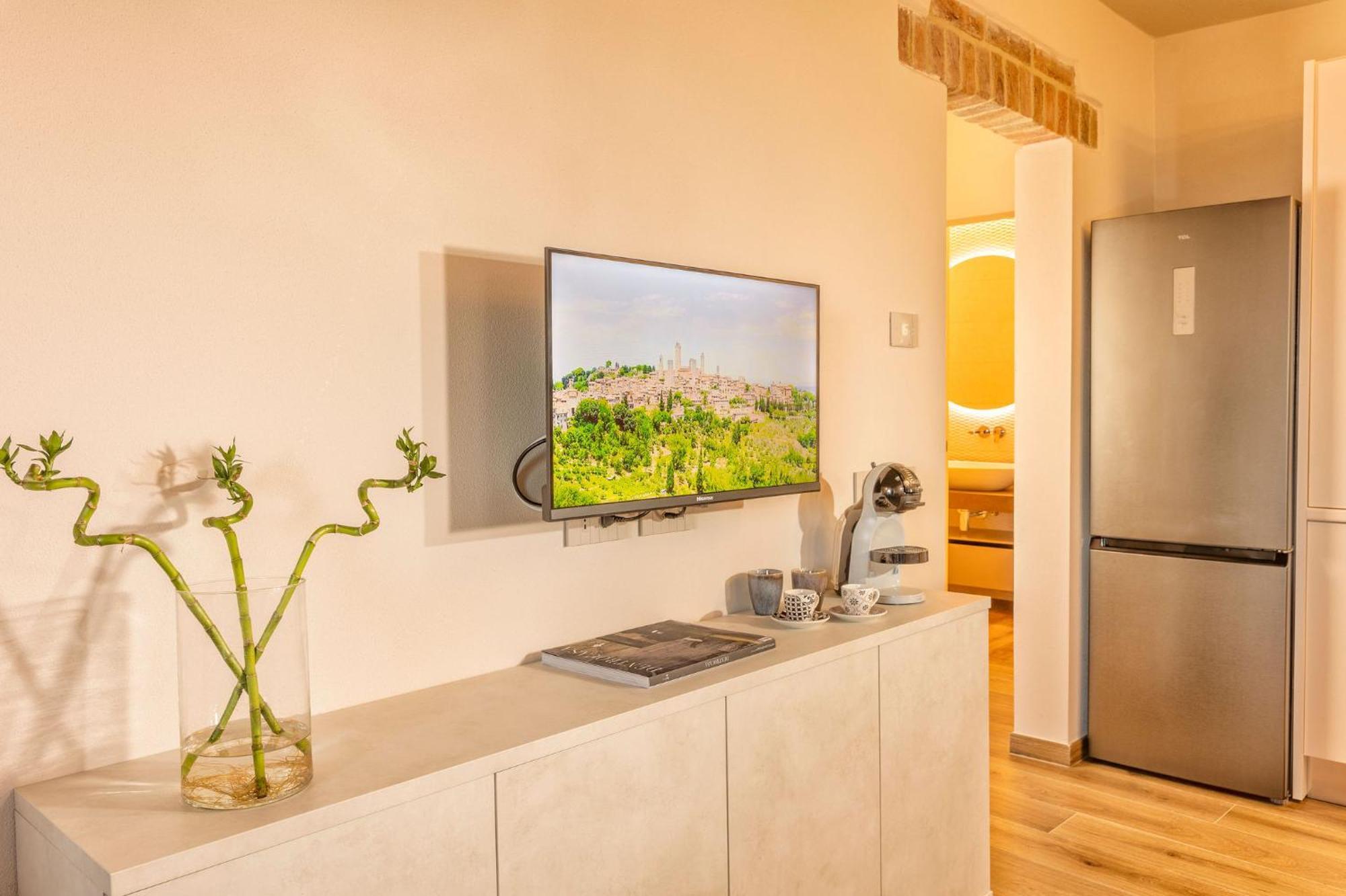 Palazzo Falcinelli Luxury Room In Montepulciano Center With Air Conditioning And Elevator Dış mekan fotoğraf
