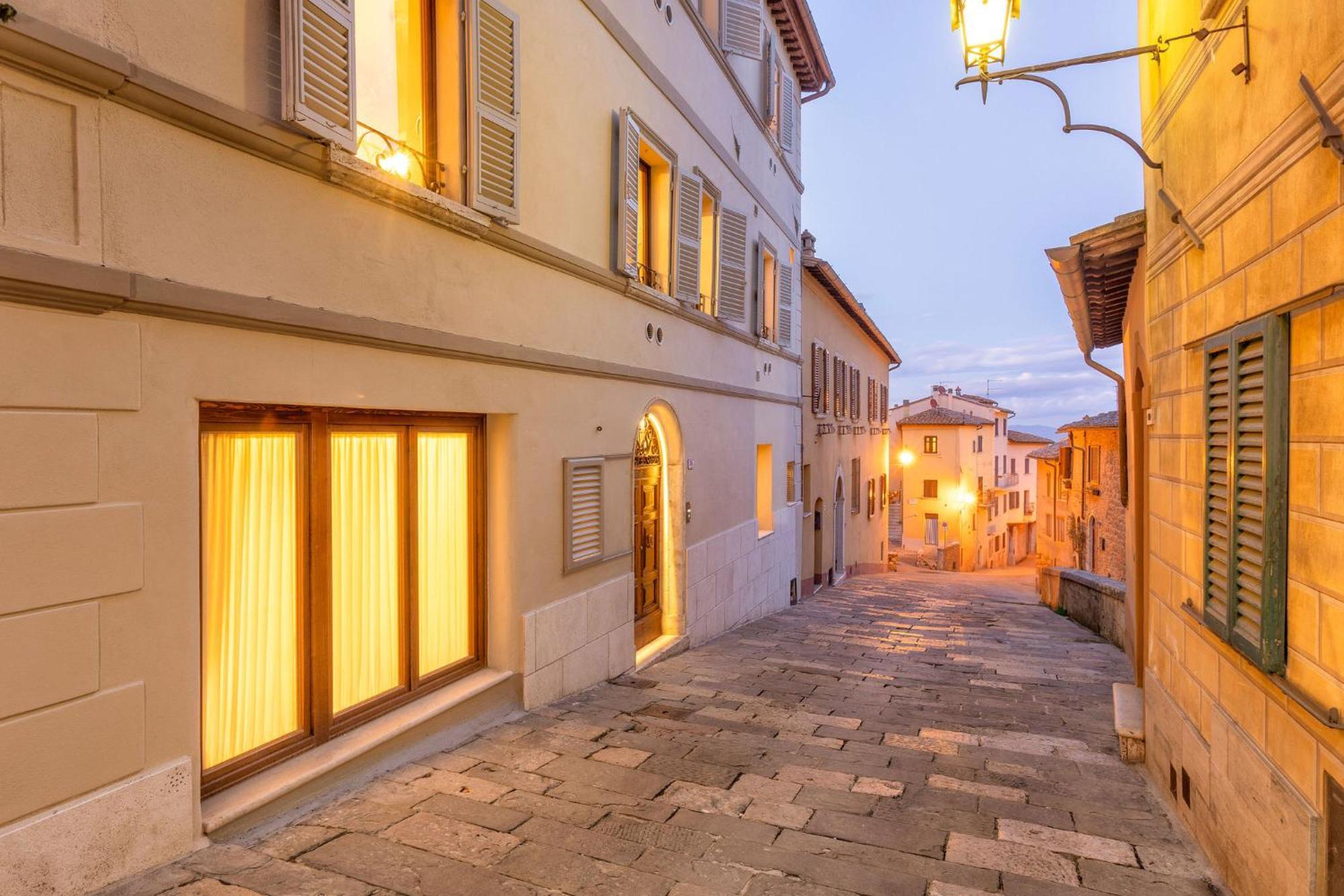 Palazzo Falcinelli Luxury Room In Montepulciano Center With Air Conditioning And Elevator Dış mekan fotoğraf
